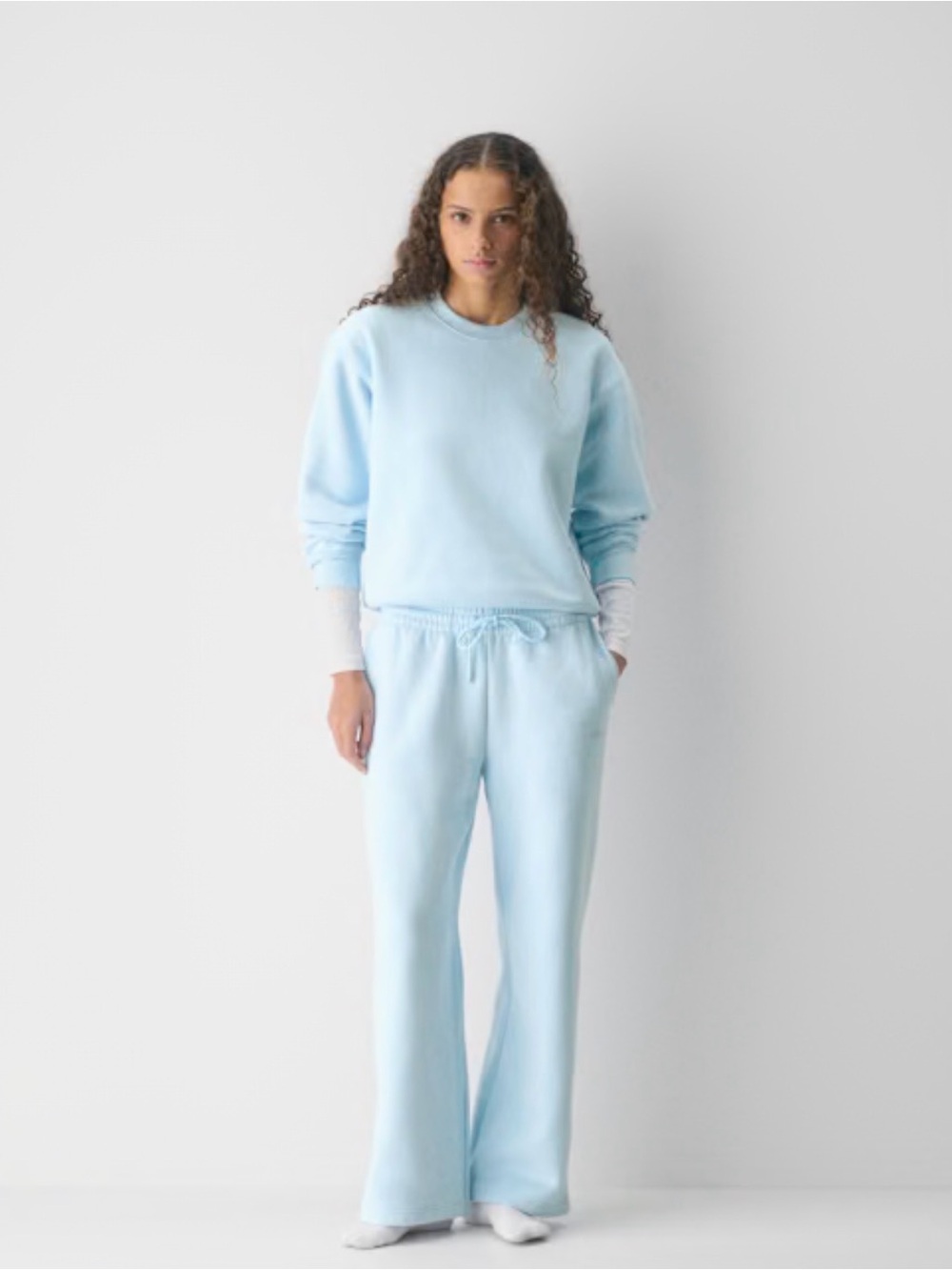 Aritzia Boyfriend Wide Sweatpants - Picture 2 of 5
